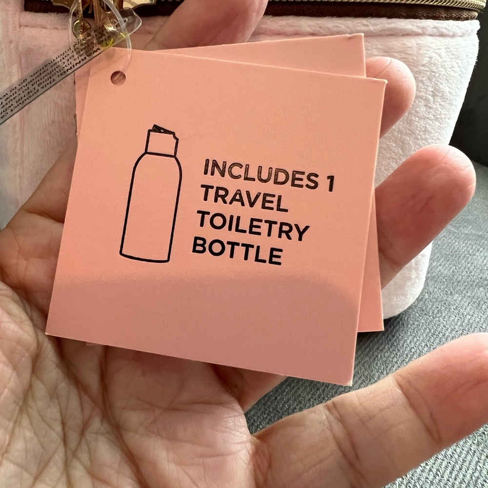 NWT! Juicy Couture Travel Comestic Bag - Picture 5 of 10